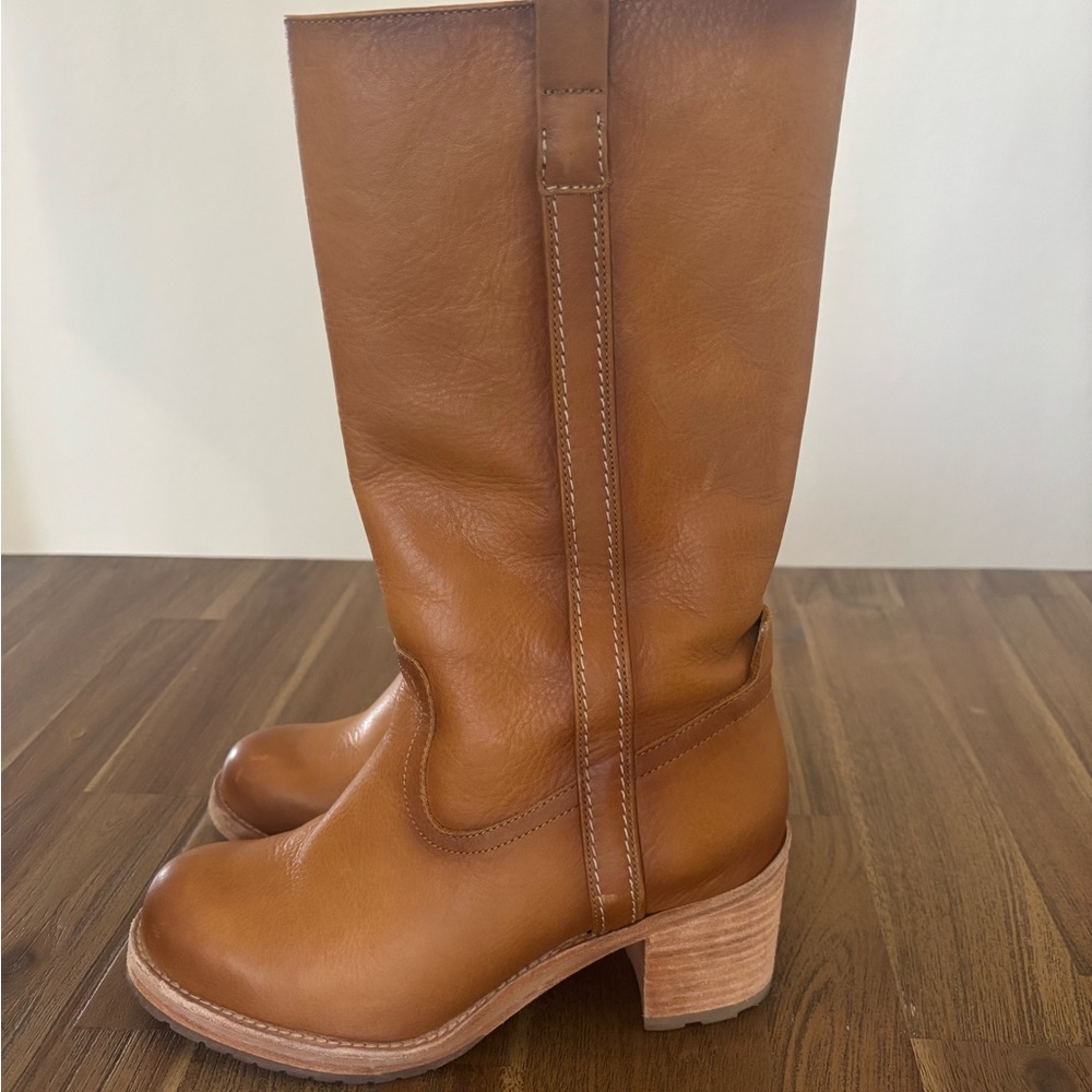 Chic Tan Heeled Boots - Picture 4 of 7
